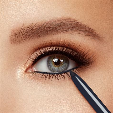 The Art of Black Mafic Eyeliner: Tips from Makeup Artists